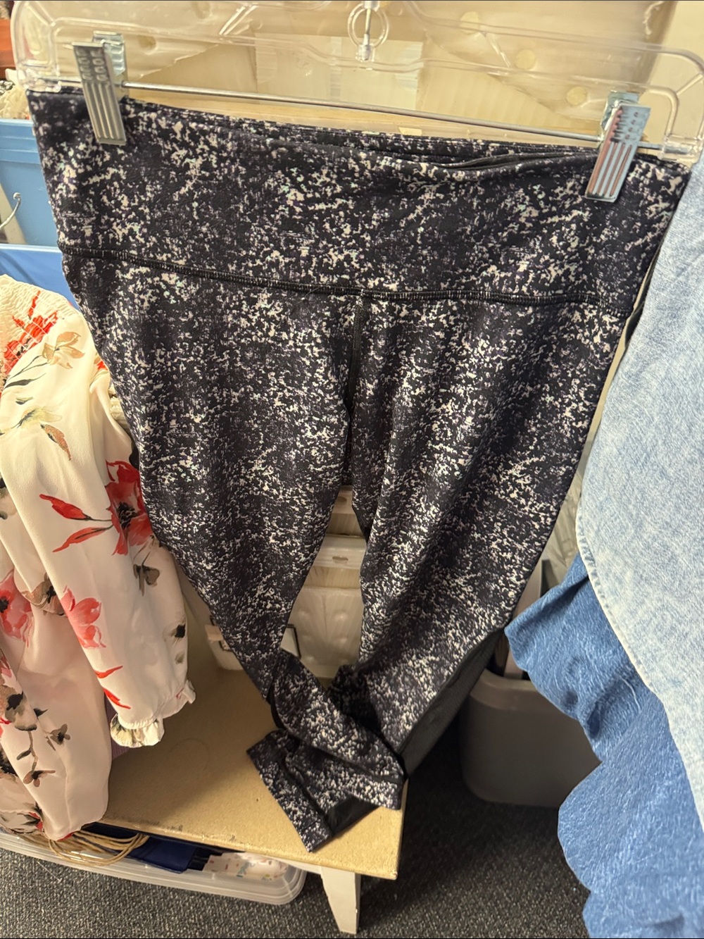 Lululemon crop leggings size 6 // 082967